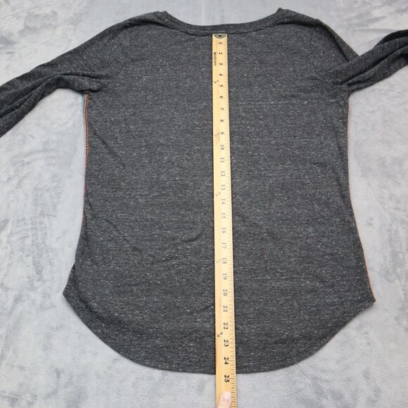 State Of Mine Shirt Womens M Gray Long Sleeve Graphic Print V Neck Pullover - Picture 3 of 16
